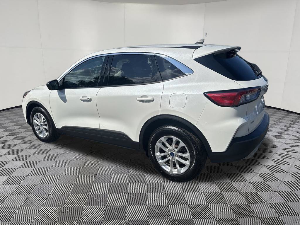 Used 2022 Ford Escape SE FWD image 20