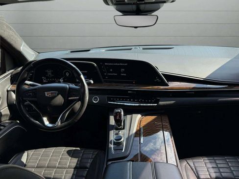 Used 2023 Cadillac Escalade Sport Platinum RWD image 4