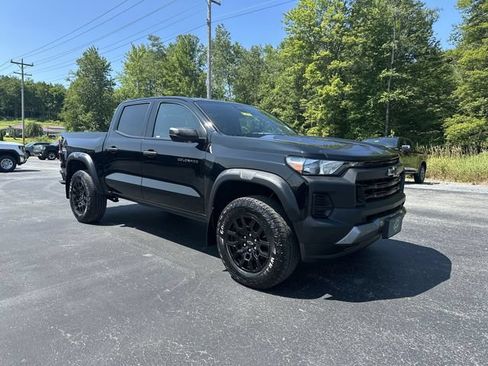 Certified 2024 Chevrolet Colorado Trail Boss w/ Advanced Trailering Package AWD/4WD image 12
