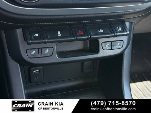 Used 2018 GMC Canyon SLT w/ Driver Alert Package AWD/4WD image 18