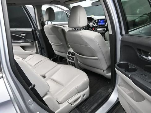 Used 2017 Honda Pilot Touring image 21