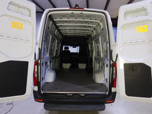 Used 2021 Mercedes-Benz Sprinter 2500 w/ Driver Convenience Package image 17