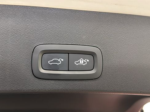 Used 2023 Volvo XC40 B5 Core w/ Convenience Package AWD/4WD image 29