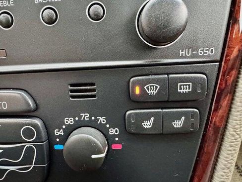 Used 2007 Volvo XC70 image 12