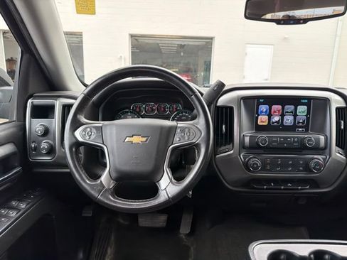 Used 2018 Chevrolet Silverado 1500 LT AWD/4WD image 19