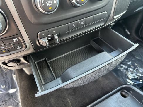 Used 2016 RAM 1500 Express AWD/4WD image 26