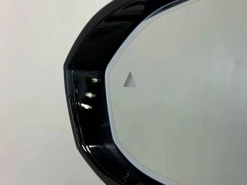 Used 2025 BMW 760i xDrive w/ Executive Package image 13