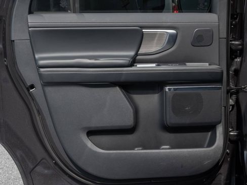 Used 2025 Ford Expedition Max Platinum w/ Driver's Package AWD/4WD image 17