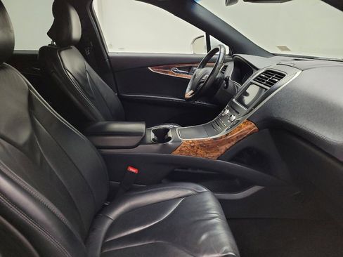 Used 2017 Lincoln MKX Select w/ Select Plus Package image 21