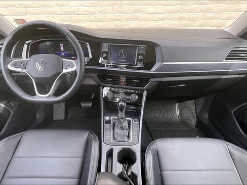 Certified 2024 Volkswagen Jetta SE w/ Panoramic Sunroof Package image 15