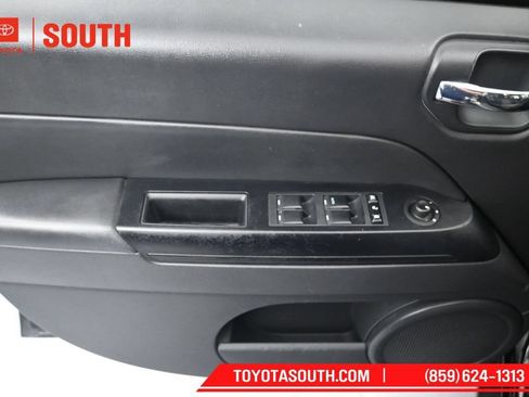 Used 2017 Jeep Compass Sport w/ Power Value Group FWD image 19