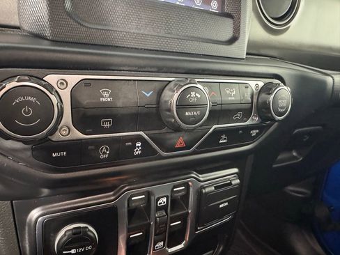 Used 2022 Jeep Wrangler Unlimited Sport w/ Xtreme Recon 35" Tire Package image 15