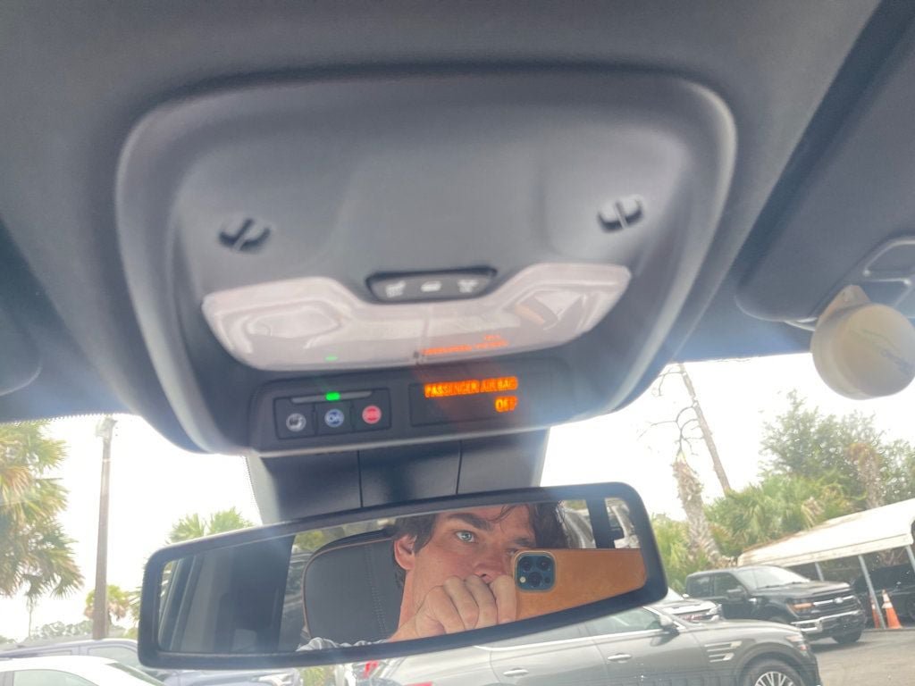 Used 2025 GMC Canyon AT4 w/ AT4 Premium Package AWD/4WD image 22