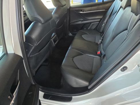 Used 2023 Toyota Camry SE w/ Cold Weather Package FWD image 18