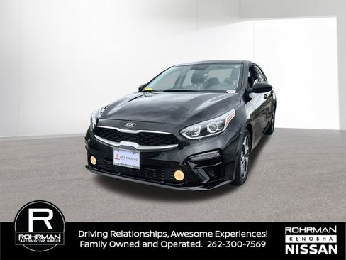 Used 2021 Kia Forte LXS FWD image 2