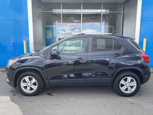Used 2021 Chevrolet Trax LT image 9