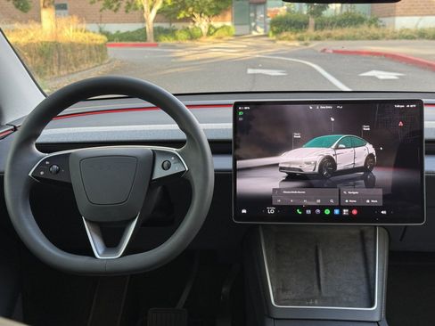 Used 2026 Tesla Model Y Long Range RWD image 25