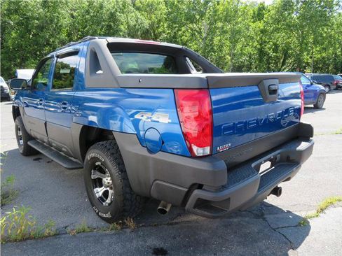 Used 2003 Chevrolet Avalanche 4x4 w/ Driver Convenience Package image 16