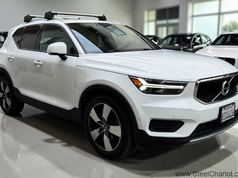 Used 2019 Volvo XC40 T5 Momentum image 8