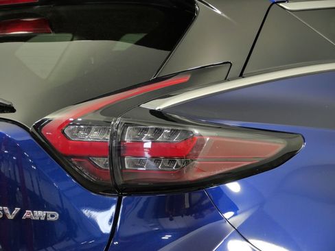Used 2024 Nissan Murano SV AWD/4WD image 12