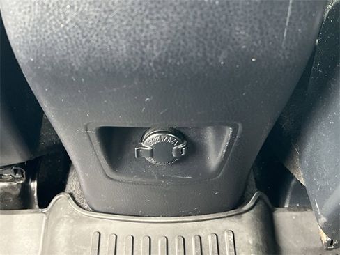 Used 2016 Toyota RAV4 Limited w/ Advanced Technology Package image 32