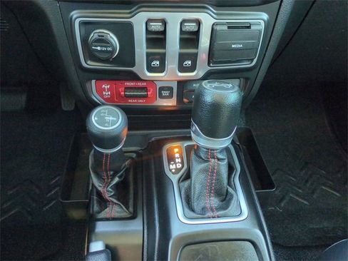 Used 2018 Jeep Wrangler Rubicon image 18