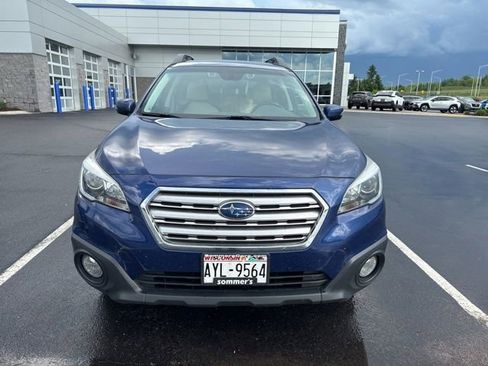 Used 2017 Subaru Outback 2.5i Premium AWD/4WD image 2