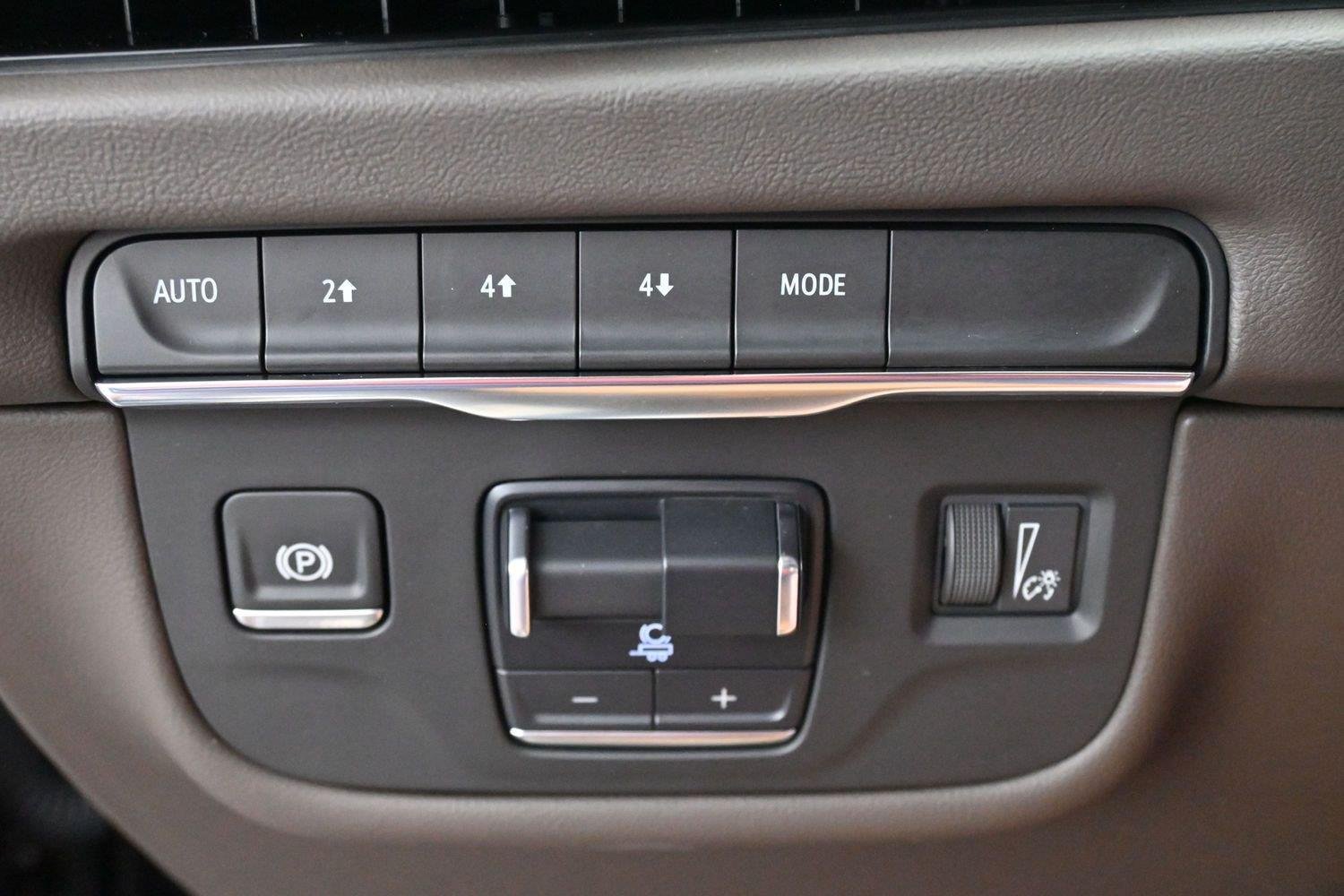 Certified 2025 Cadillac Escalade Premium Luxury AWD/4WD image 22