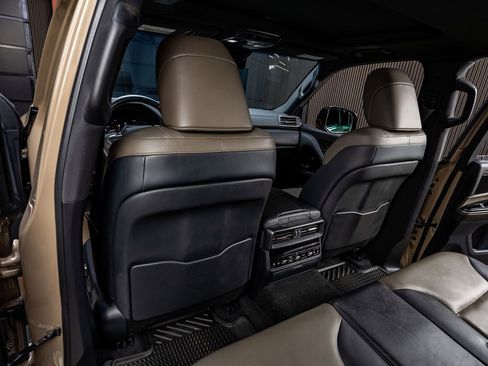 Used 2025 Lexus LX 700h Overtrail image 33