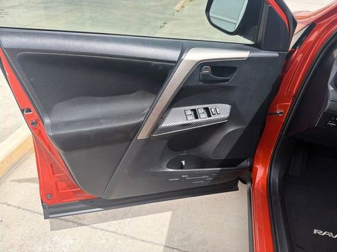 Used 2015 Toyota RAV4 LE FWD image 10