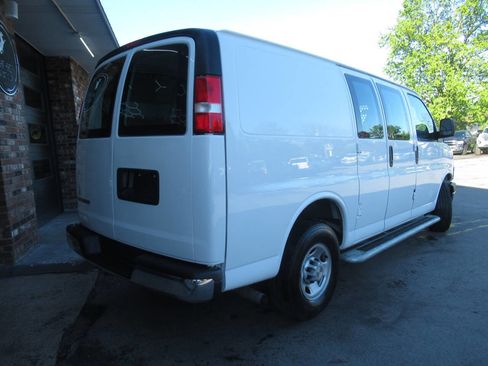 Used 2024 Chevrolet Express 2500 w/ Driver Convenience Package RWD image 9