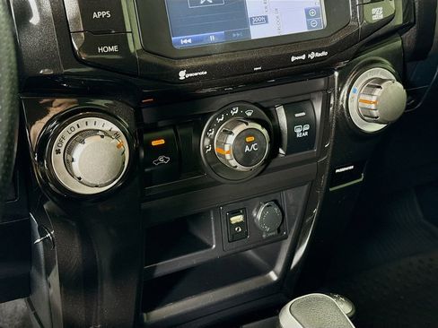 Used 2019 Toyota 4Runner TRD Off-Road Premium AWD/4WD image 18