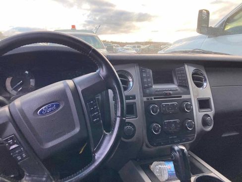 Used 2017 Ford Expedition EL XLT image 2