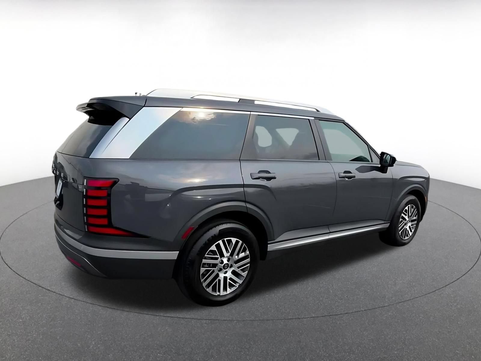 Used 2026 Hyundai Palisade SEL FWD image 14
