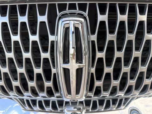 Used 2019 Lincoln Nautilus Reserve AWD/4WD image 8
