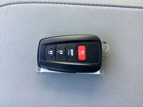 Used 2023 Toyota Camry XLE w/ Cold Weather Package FWD image 22