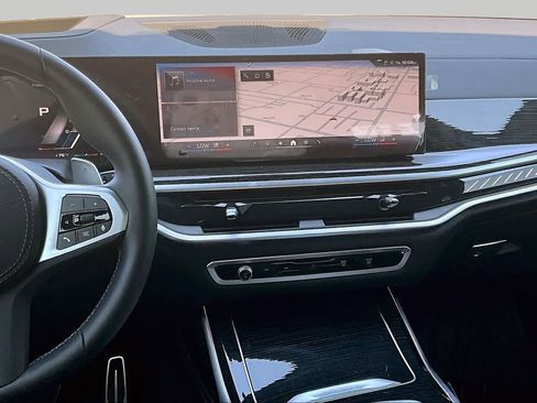 Used 2025 BMW X7 M60i AWD/4WD image 6