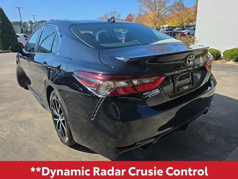 Used 2023 Toyota Camry SE image 5