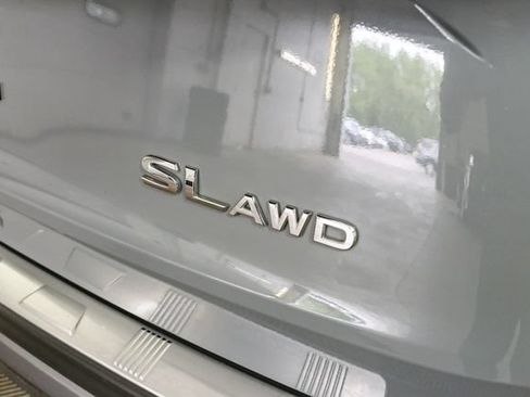 Used 2023 Nissan Rogue SL AWD/4WD image 9