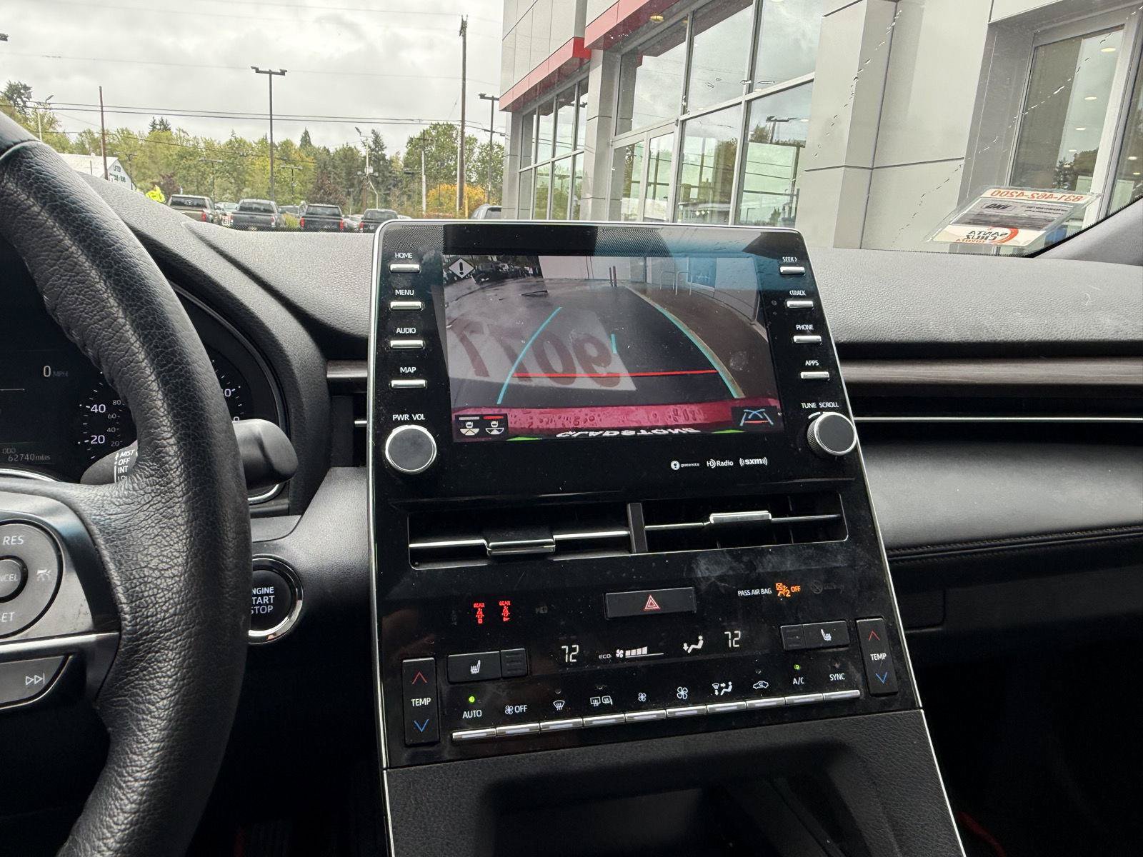 Used 2022 Toyota Avalon XLE FWD image 18