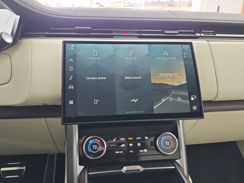 Certified 2023 Land Rover Range Rover SE image 20