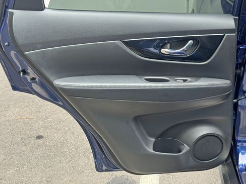 Used 2019 Nissan Rogue SL w/ Premium Package FWD image 41
