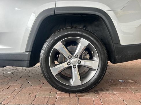 Used 2021 Jeep Grand Cherokee L Limited image 22