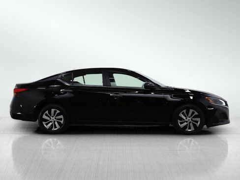 Used 2025 Nissan Altima 2.5 S image 6