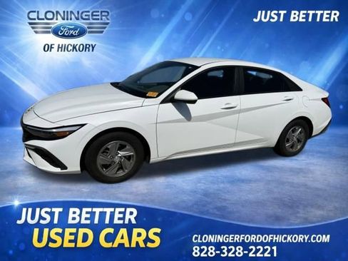 Used 2024 Hyundai Elantra SE FWD image 1