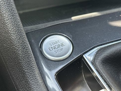 Used 2023 Volkswagen Tiguan SE R-Line image 28