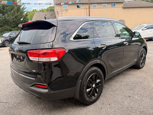 Used 2017 Kia Sorento AWD w/ LX Convenience Package image 6