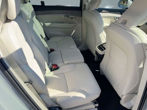 New 2026 Volvo XC90 B6 Ultra image 29