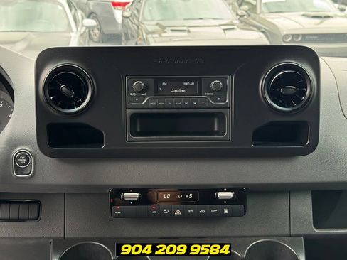 Used 2019 Mercedes-Benz Sprinter 2500 image 13