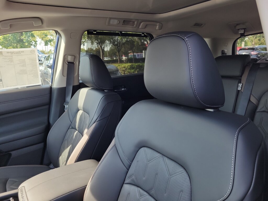 New 2026 Nissan Pathfinder Platinum FWD image 20